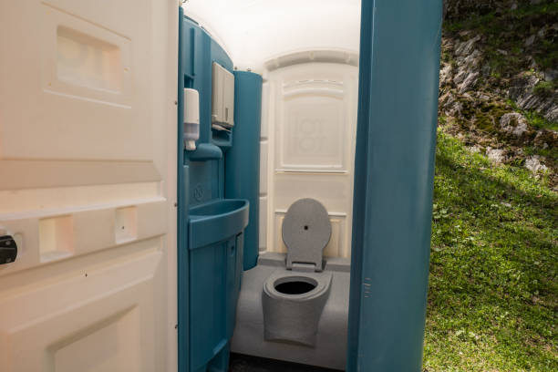 Best Porta potty rental near me  in Monona, WI